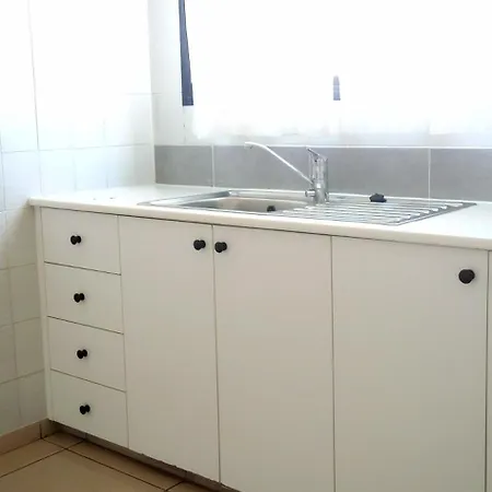 帕格纳假日公寓酒店 Paphos