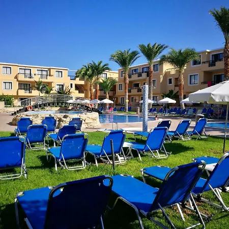 帕格纳假日公寓酒店 3* Paphos